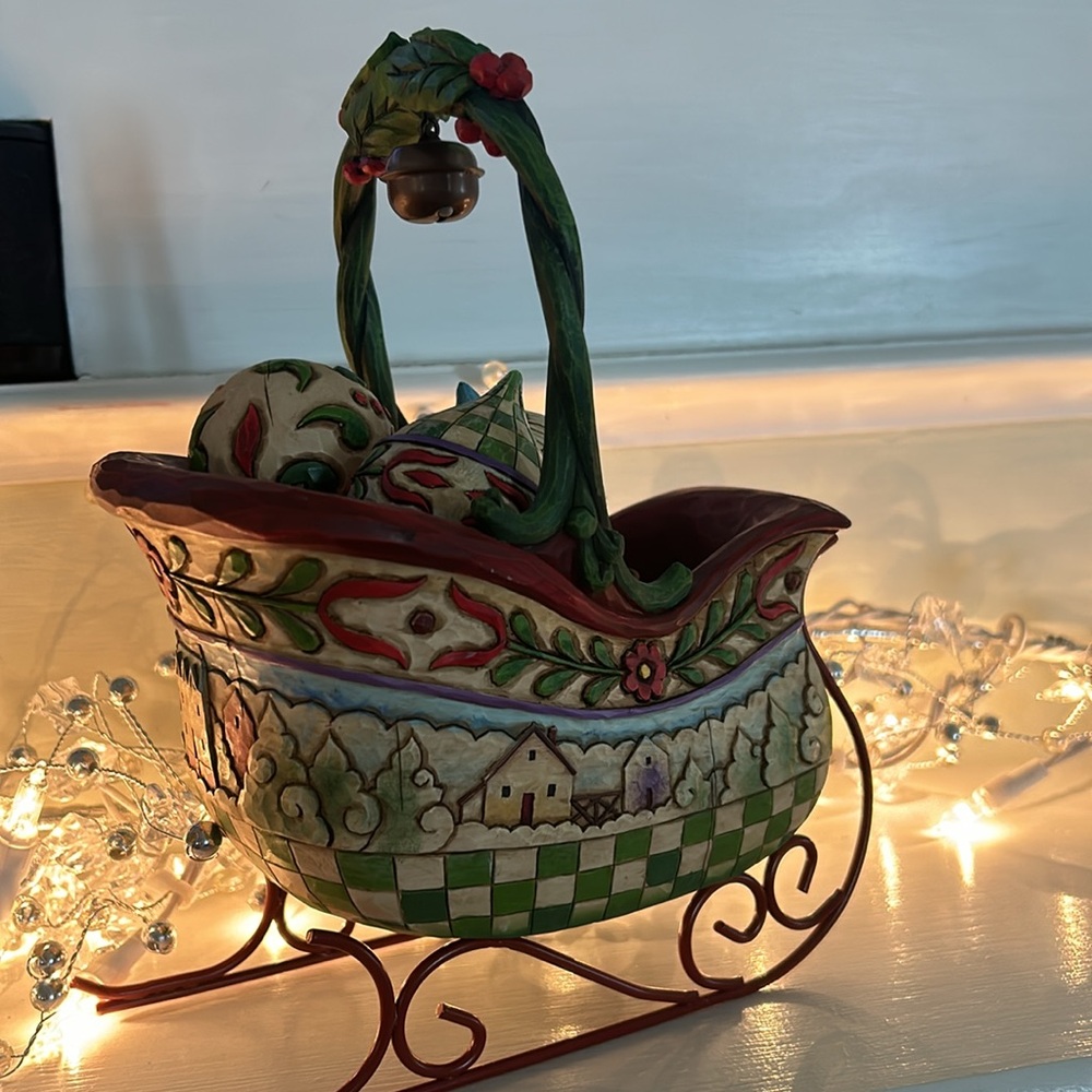 Festive Holiday Sleigh Decoration - Picture 2 of 4